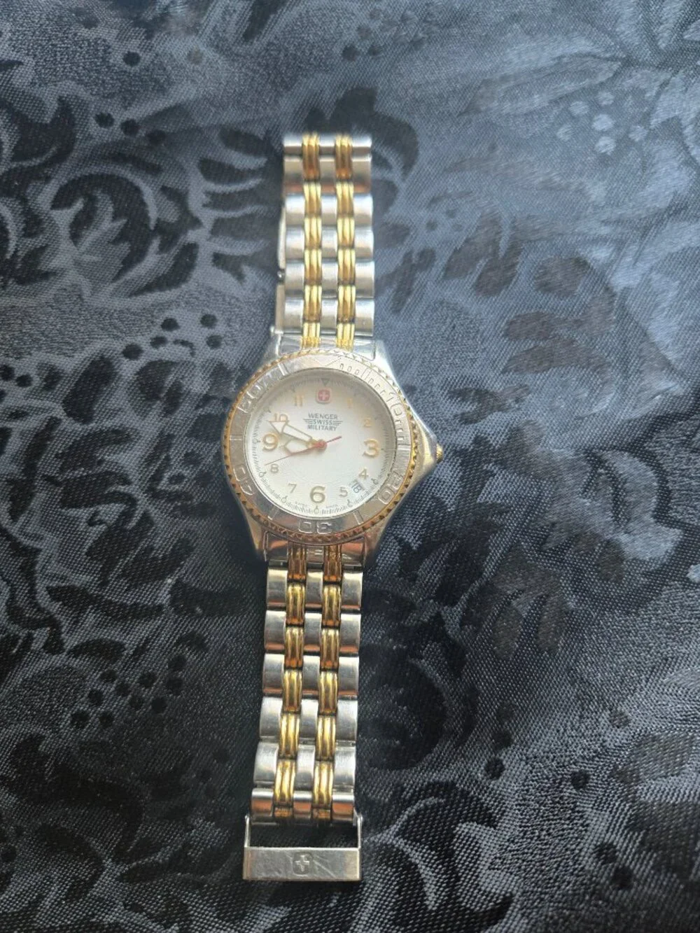 Vintage WENGER SWISS MILITARY Watch Model #79095